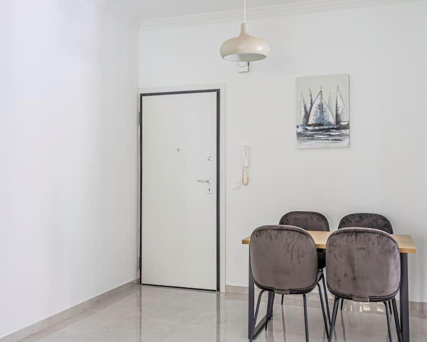 Alimos Sun-Filled Apartment Athens Exterior photo